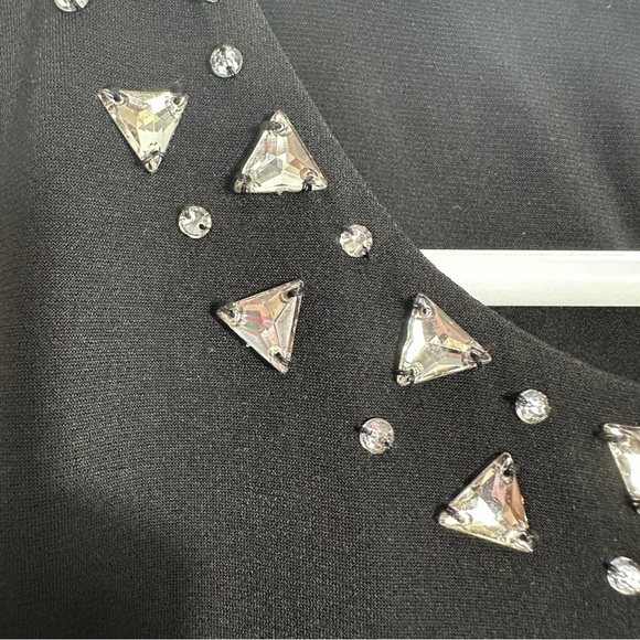 Calvin Klein Med. embellished tank, flowy, black, sleeveless, layering, fall - Picture 3 of 8